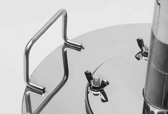 Узкая горловина перегонного куба